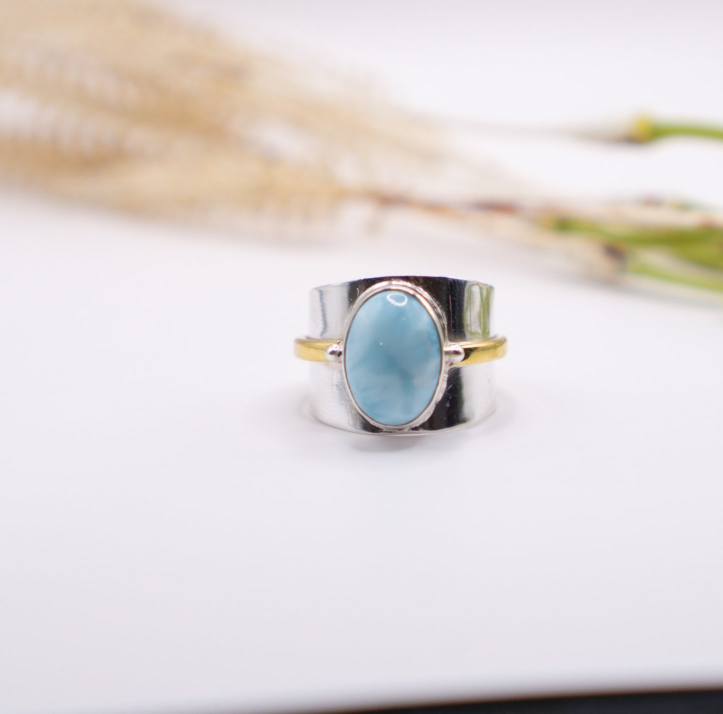 The Queen in Larimar Size 9