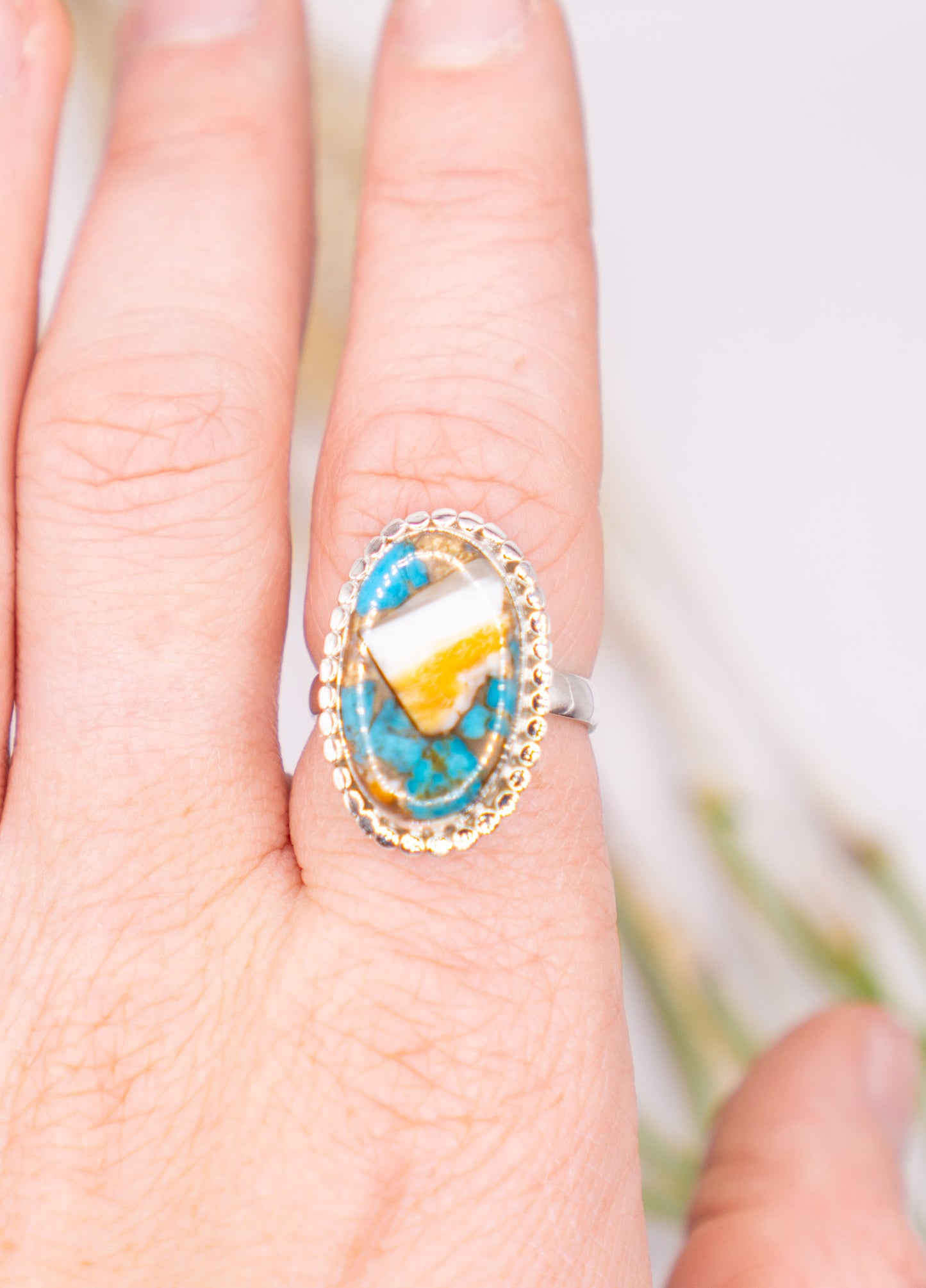 Vibrant Oval Beaded Spiny Oyster Turquoise - Size 8.5