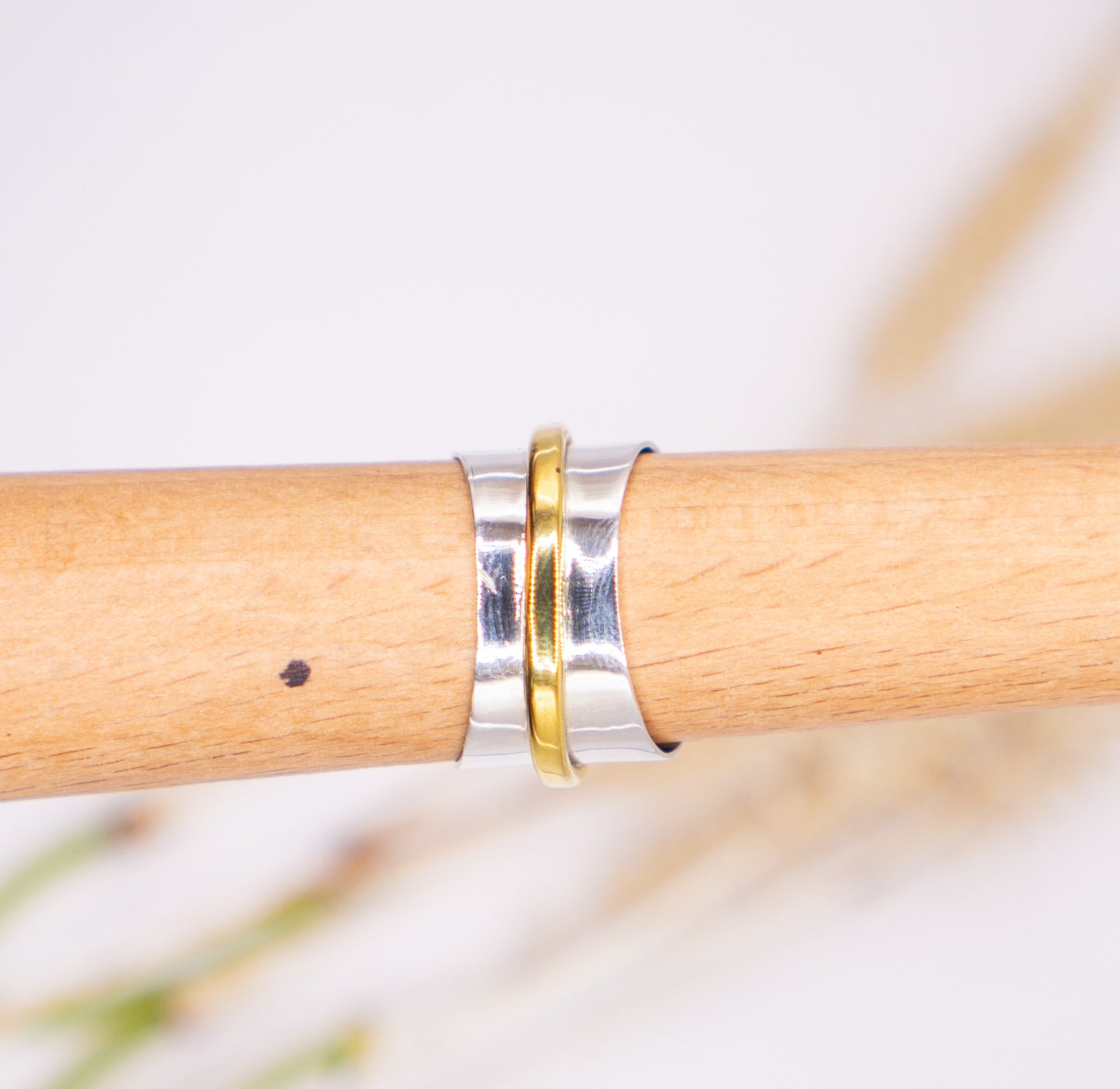 The Queen Moonstone - Size 8.5