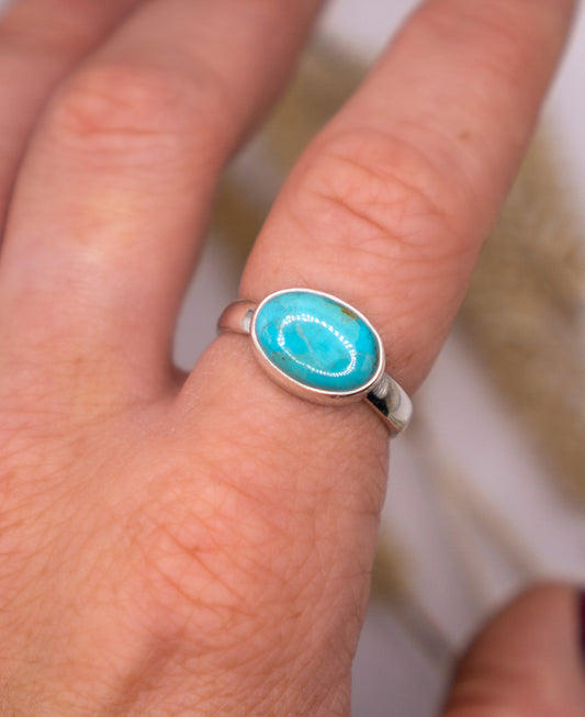 East-West Oval Turquoise -Size 9