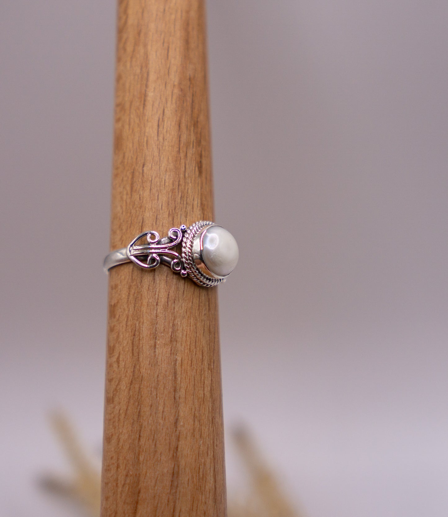 Victorian Setting with Pearl - Size 7