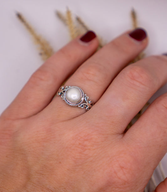 Victorian Setting with Pearl - Size 7