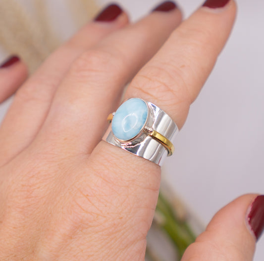 The Queen in Larimar Size 9