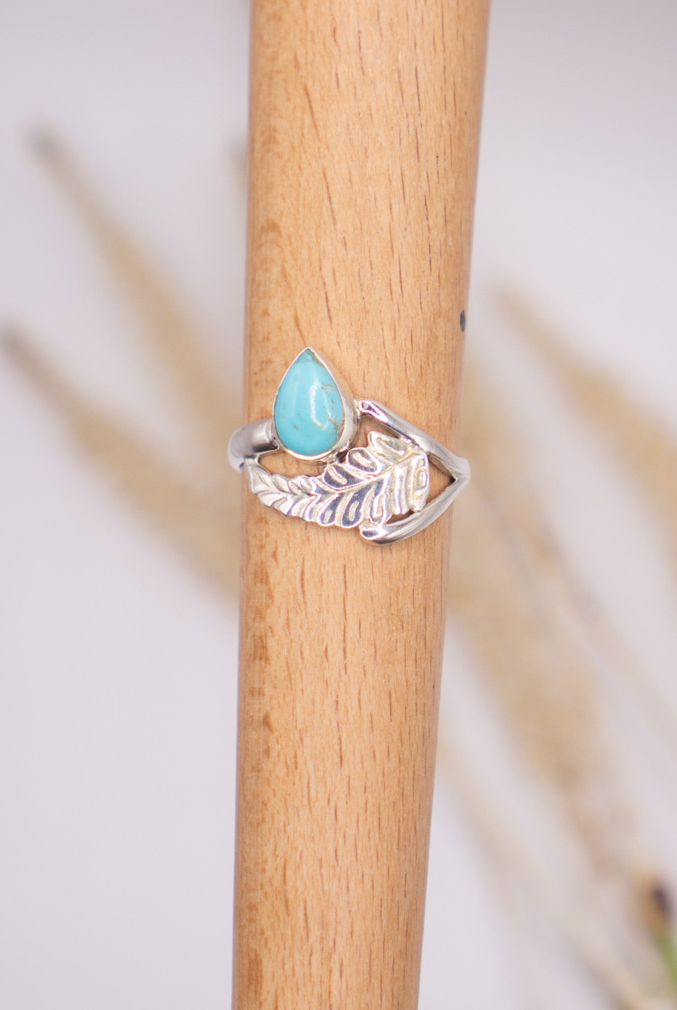 Turquoise in Feather Size 9