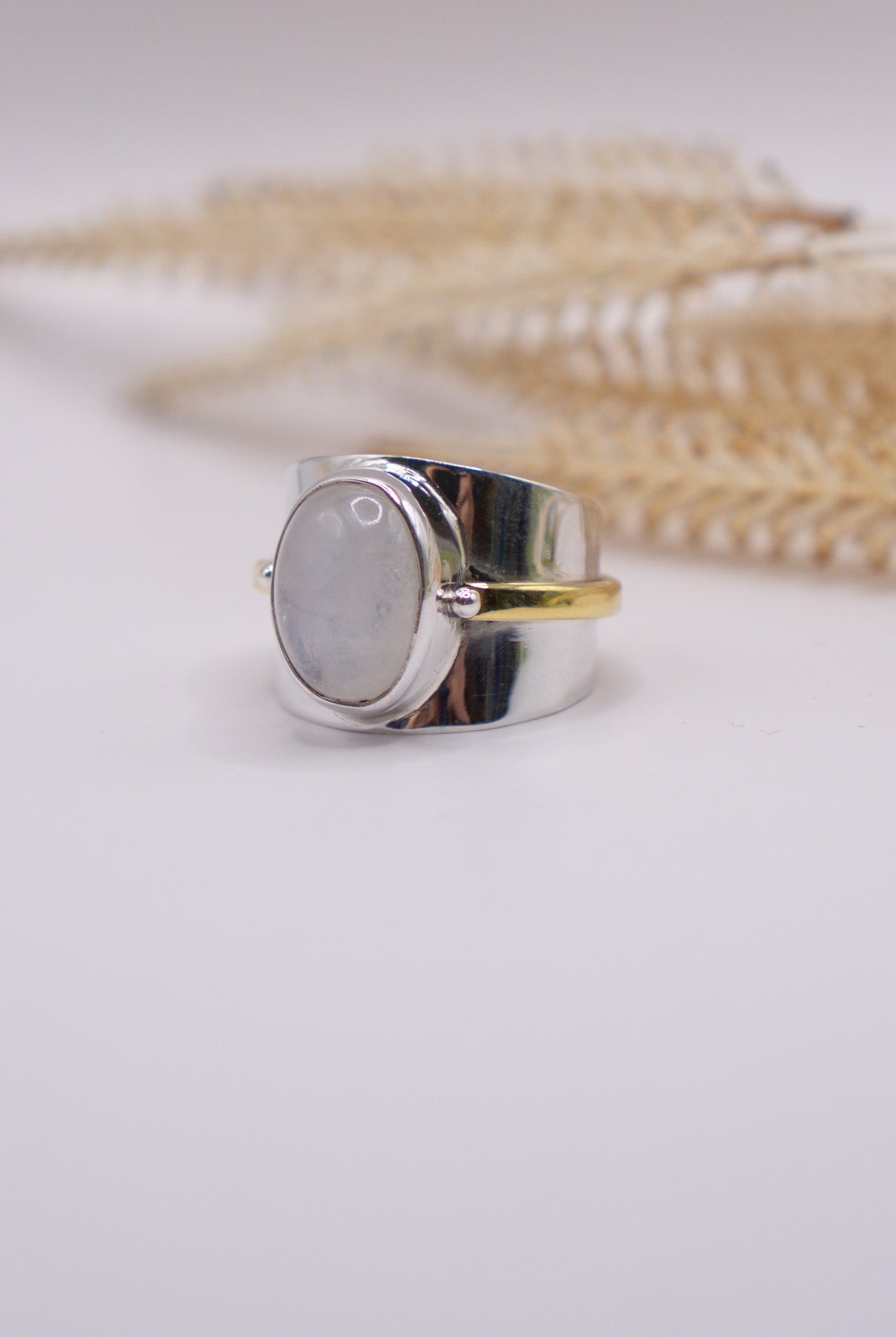 Moonstone Queen Size 8.5