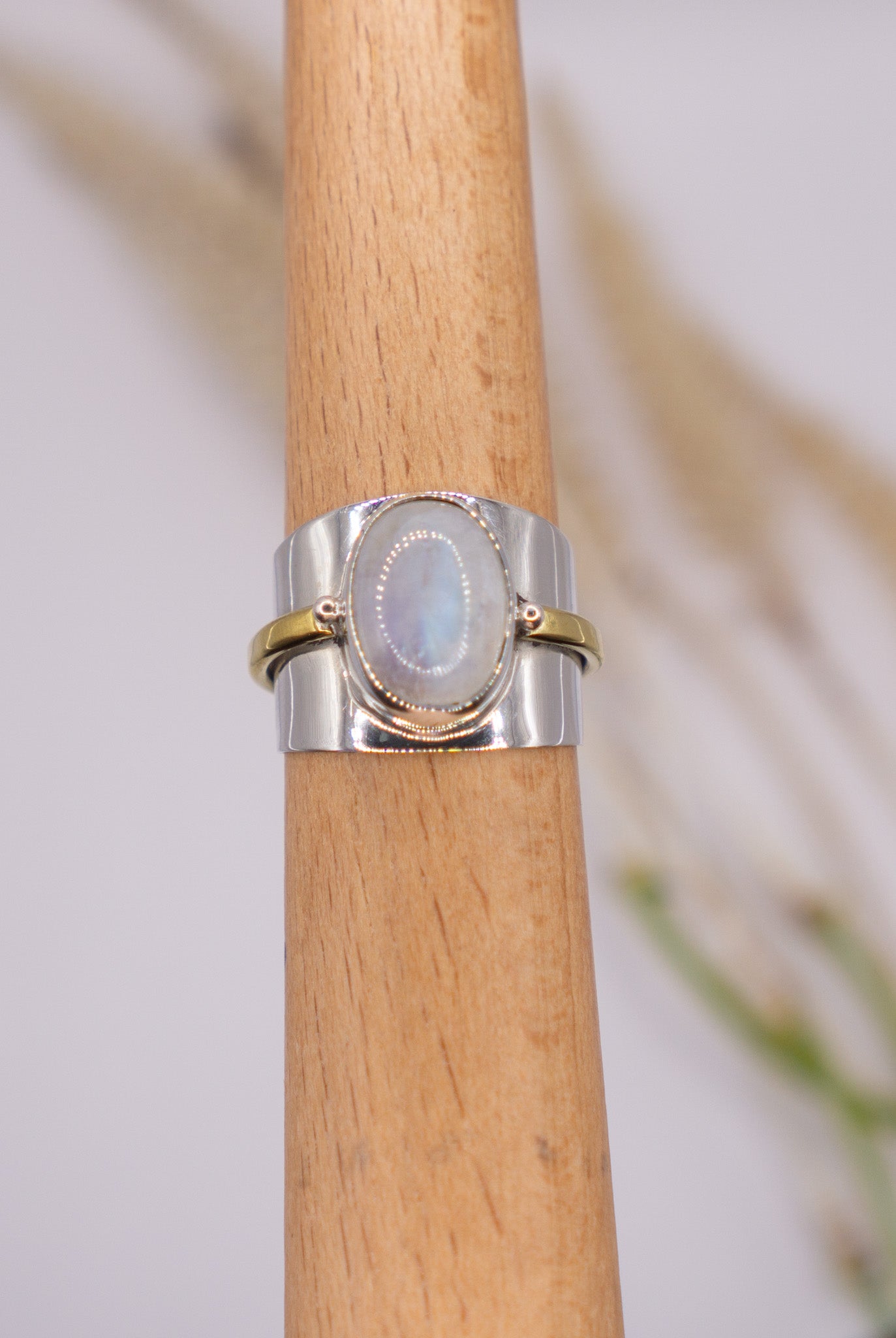 Moonstone Queen Size 8.5