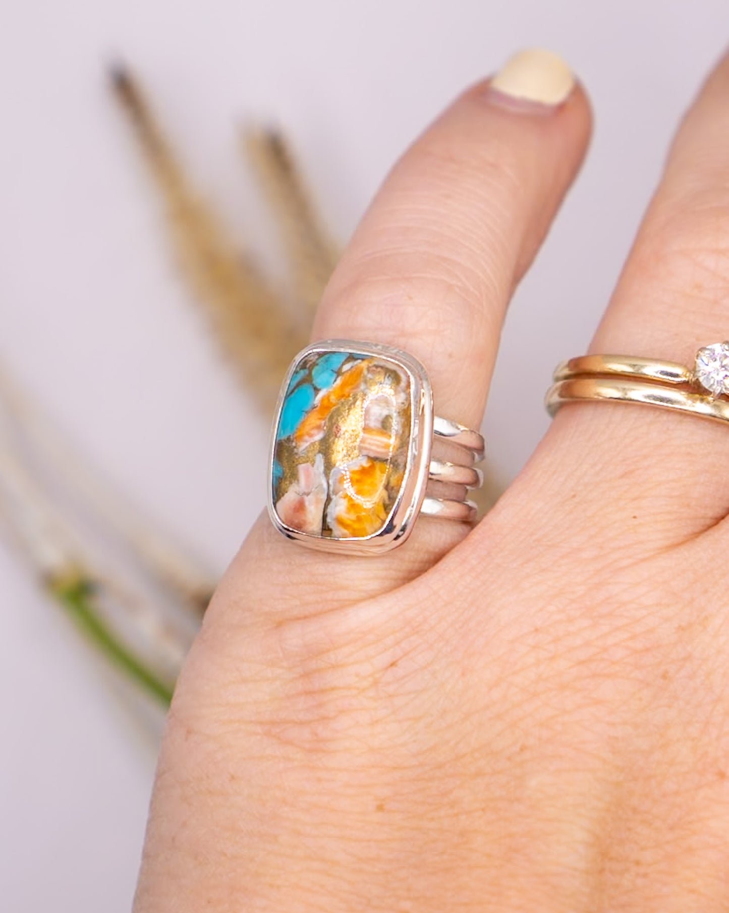 Vibrant Spiny Oyster - Size 5.5