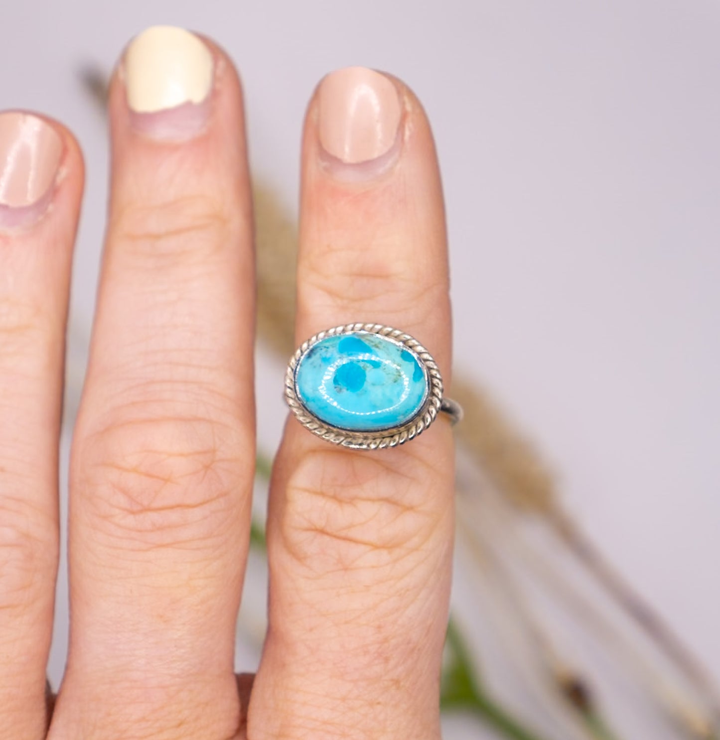 Modern East West Oval Turquoise - Size 6