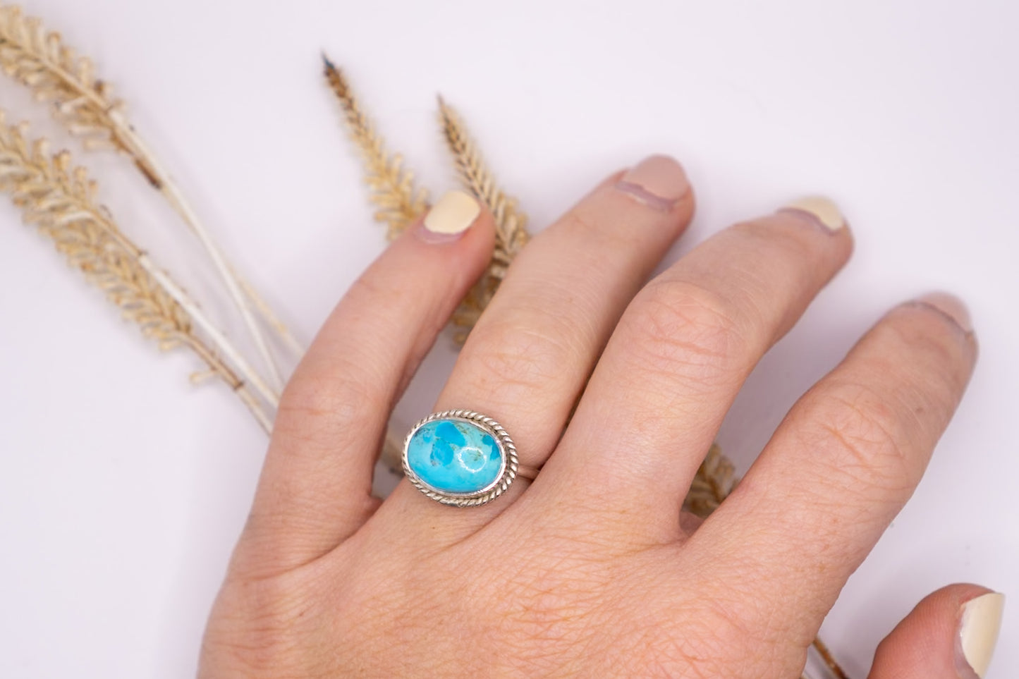 Modern East West Oval Turquoise - Size 6