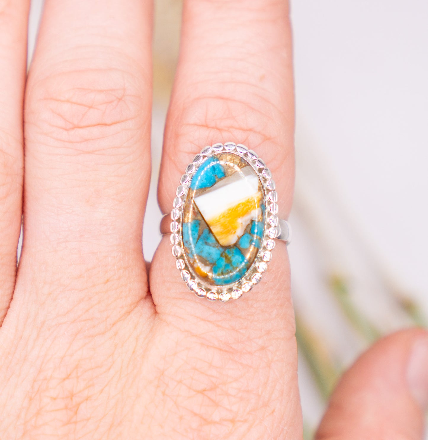 Vibrant Oval Beaded Spiny Oyster Turquoise - Size 8.5