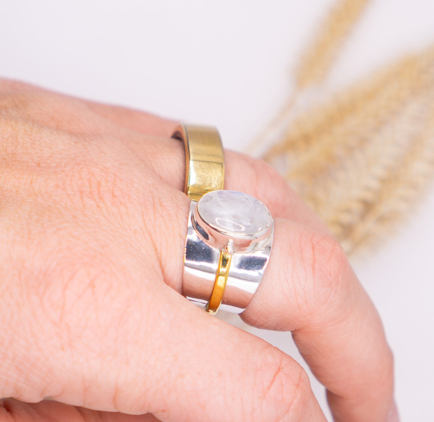 The Queen Moonstone - Size 8.5