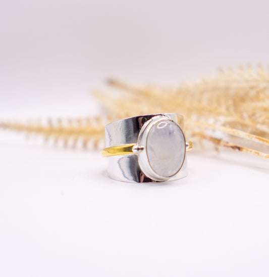 The Queen Moonstone - Size 8.5