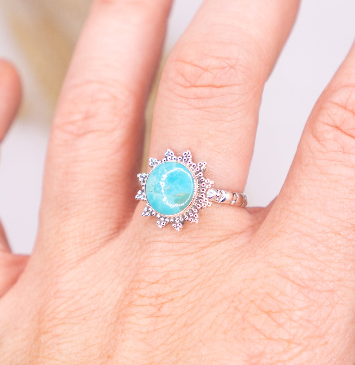 Radiant Sunburst Turquoise - Size 7.5