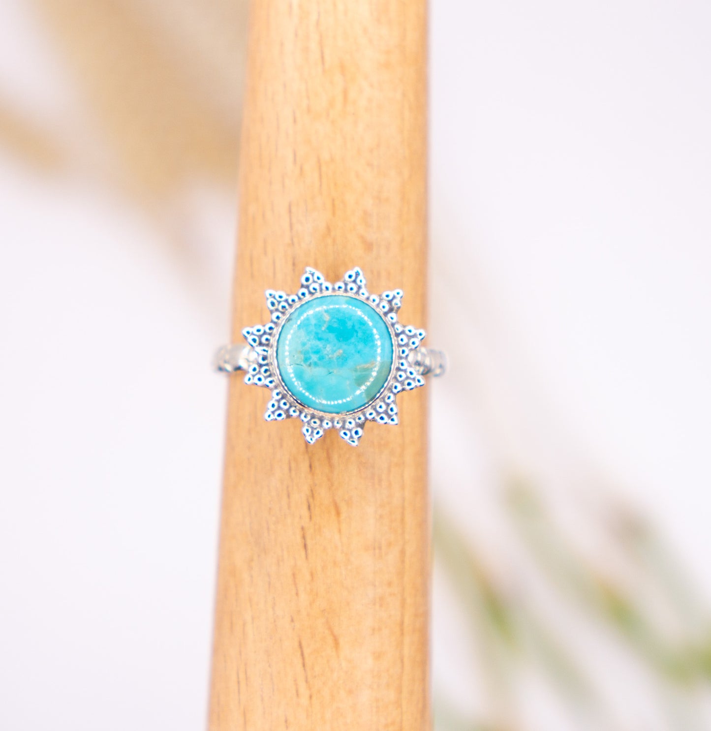 Radiant Sunburst Turquoise - Size 7.5