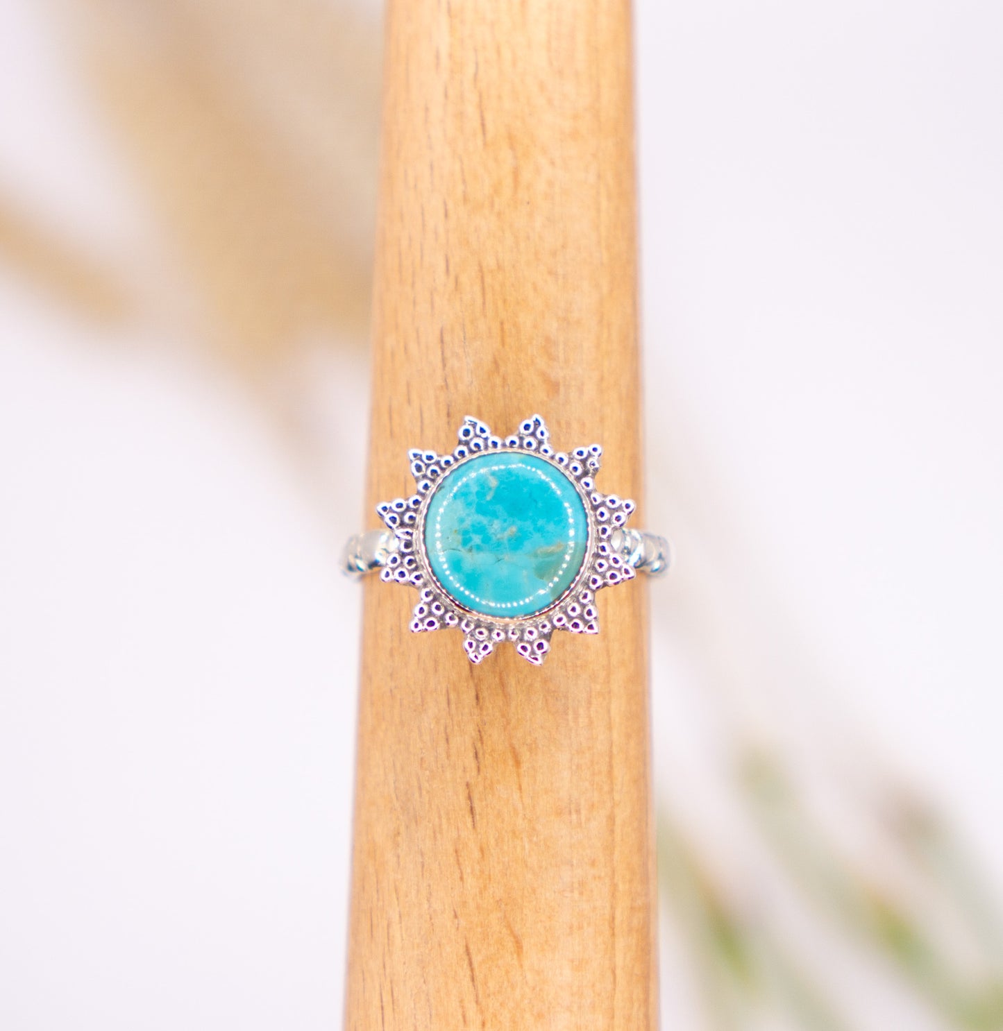 Radiant Sunburst Turquoise - Size 7.5