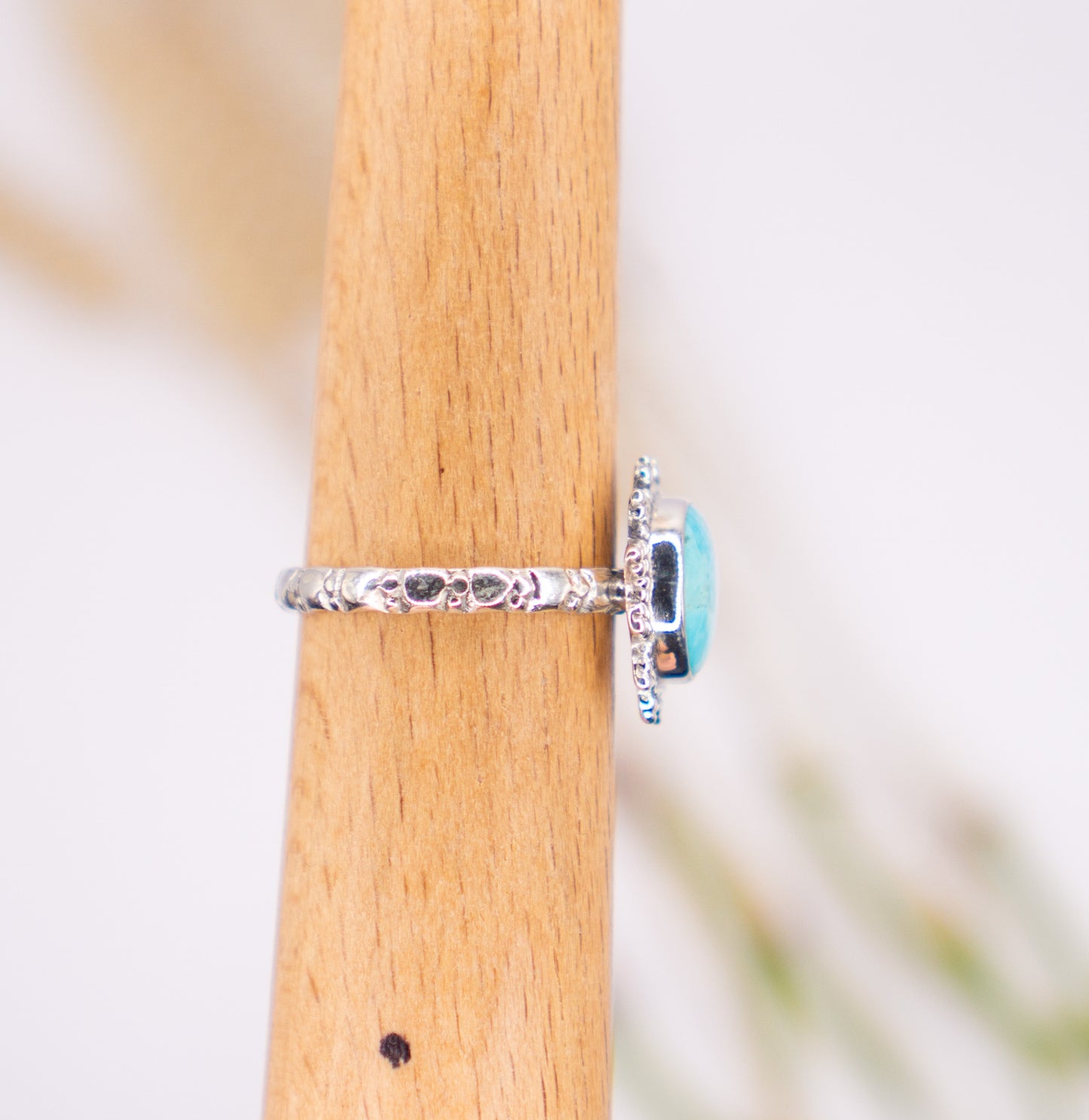 Radiant Sunburst Turquoise - Size 7.5