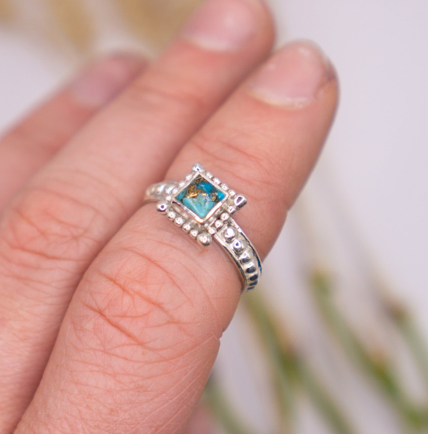 Dainty Square Turquoise - Size 7