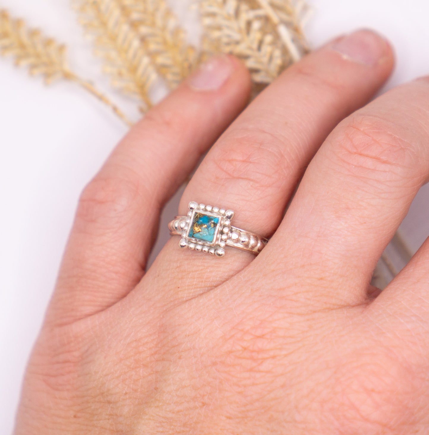 Dainty Square Turquoise - Size 7