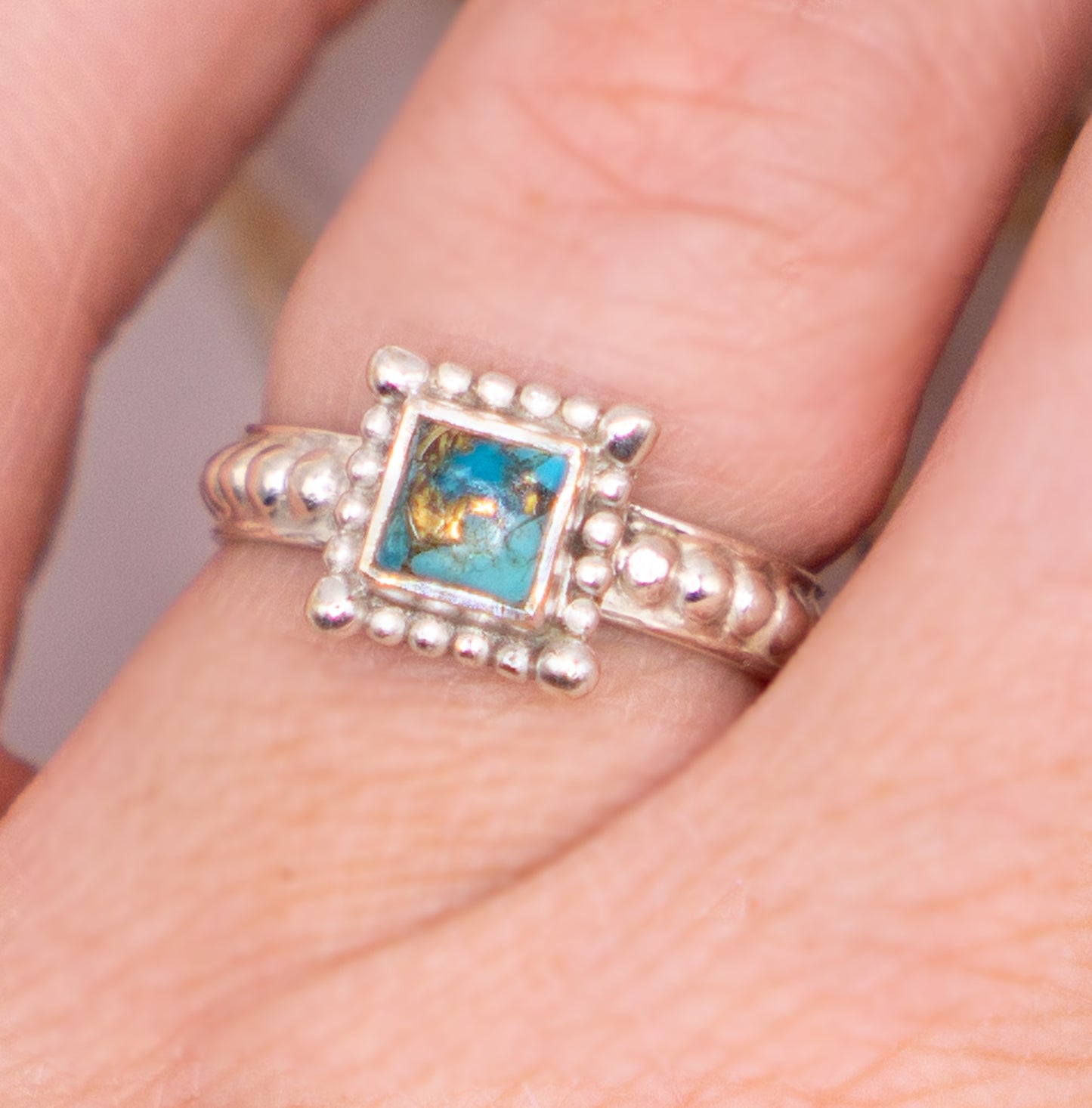 Dainty Square Turquoise - Size 7