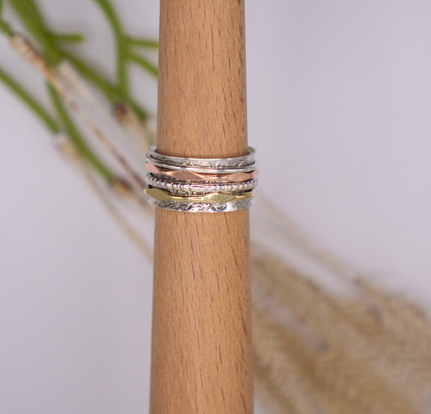 Elegant 4-Band Mixed Metal Spinner Ring