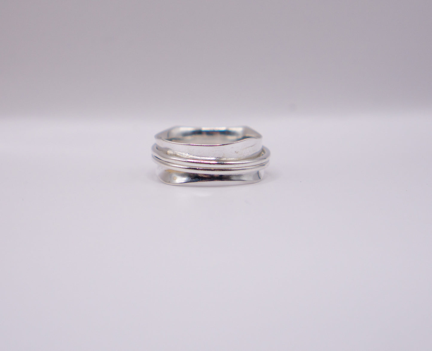 Super Shiny Skinny Spinner Ring